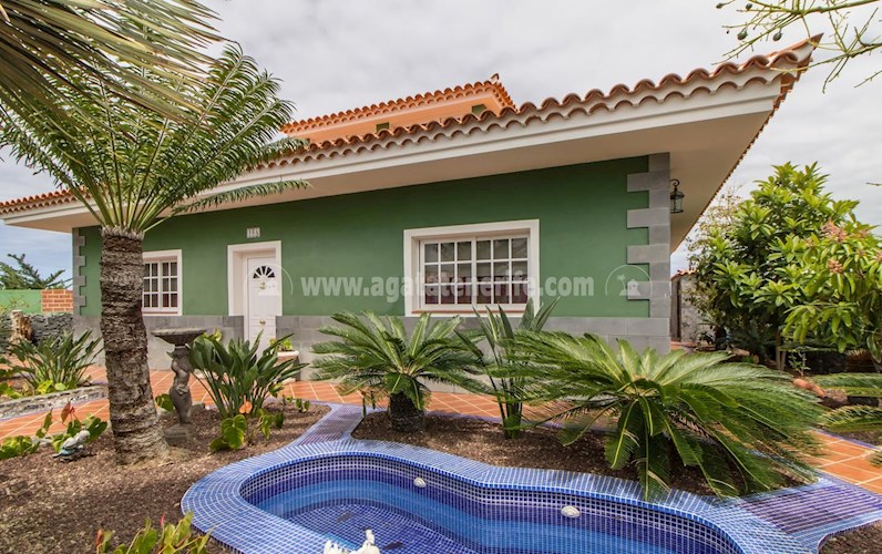 6 bed villa for sale in Icod de Los Vinos