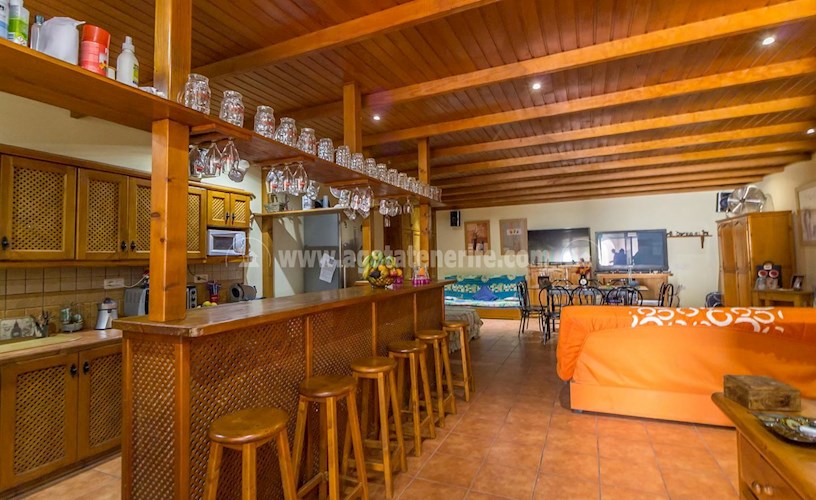 6 bed villa for sale in Icod de Los Vinos