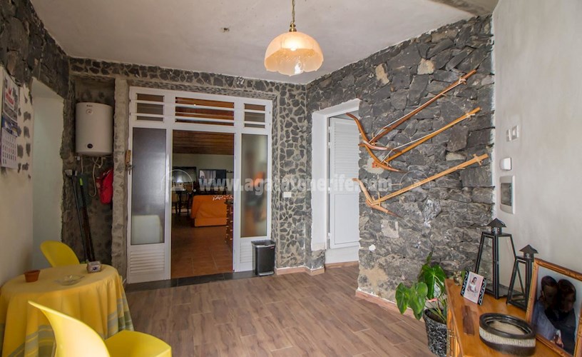 6 bed villa for sale in Icod de Los Vinos