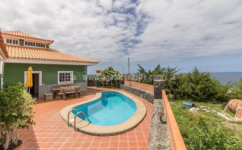 6 bed villa for sale in Icod de Los Vinos