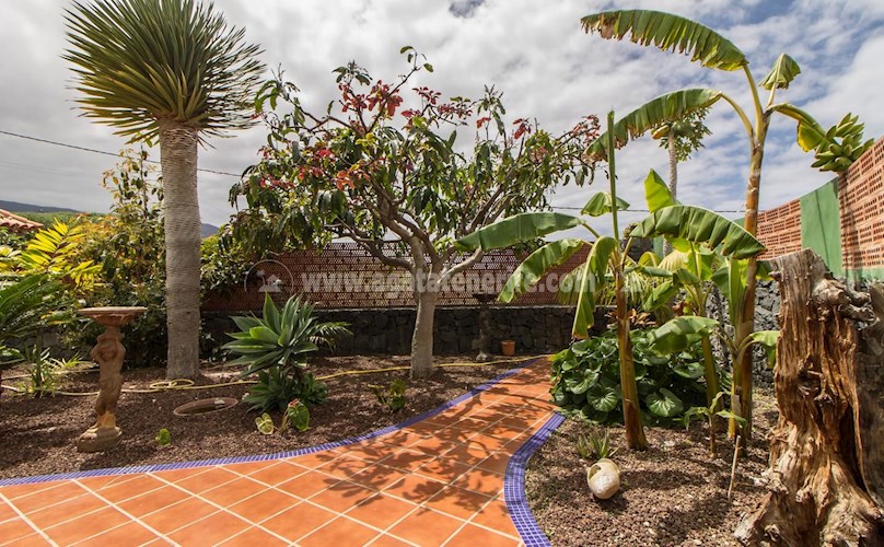 6 bed villa for sale in Icod de Los Vinos