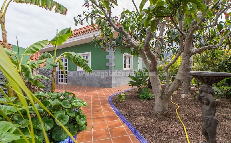 6 bed villa for sale in Icod de Los Vinos