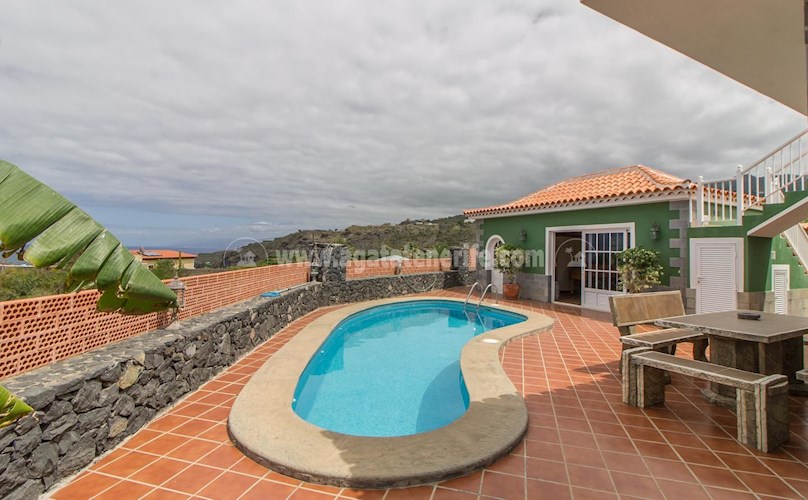 6 bed villa for sale in Icod de Los Vinos