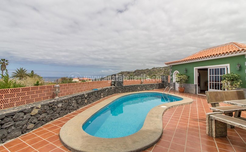 6 bed villa for sale in Icod de Los Vinos