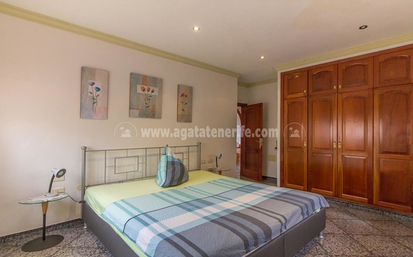 6 bed villa for sale in Icod de Los Vinos