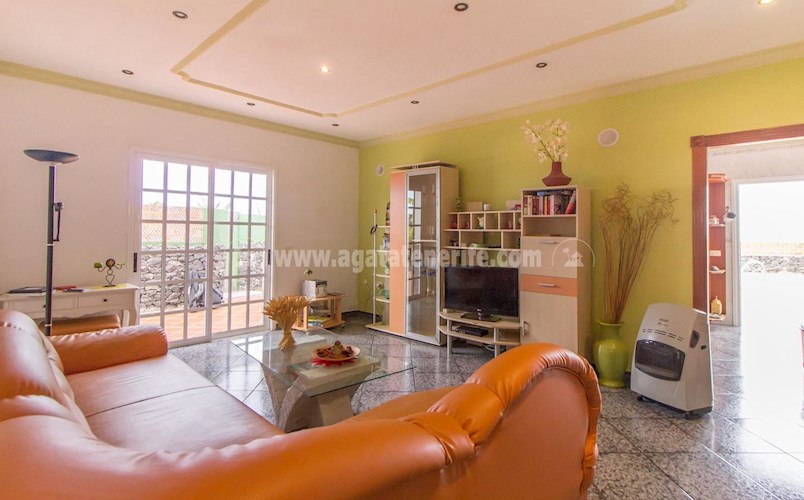 6 bed villa for sale in Icod de Los Vinos