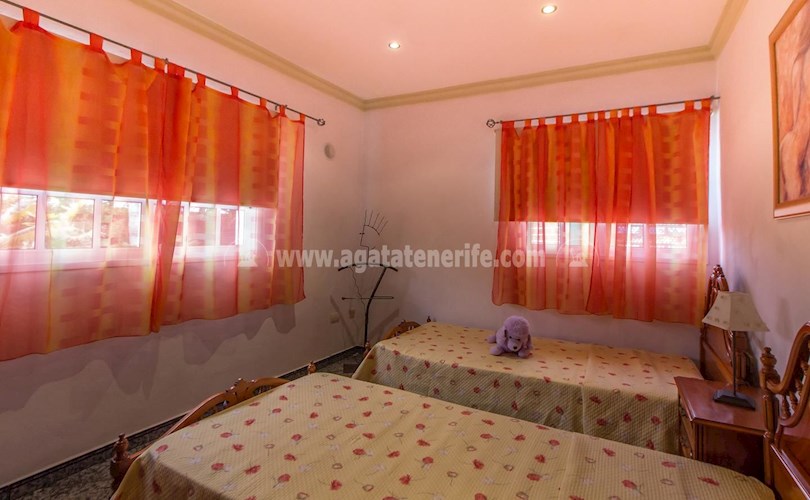 6 bed villa for sale in Icod de Los Vinos