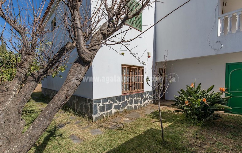 4 bed villa for sale in Tacoronte