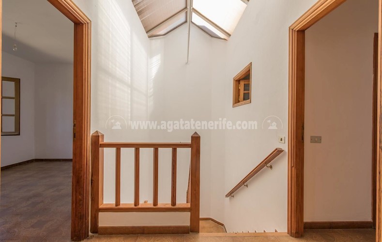 4 bed villa for sale in Tacoronte