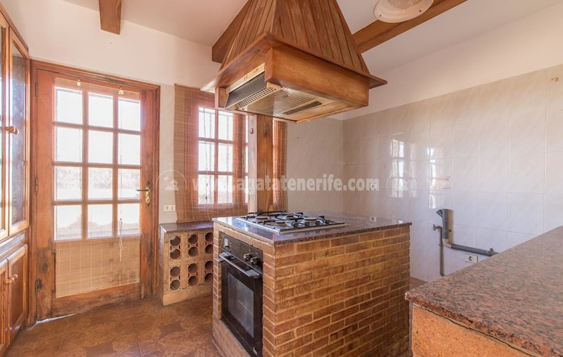 4 bed villa for sale in Tacoronte