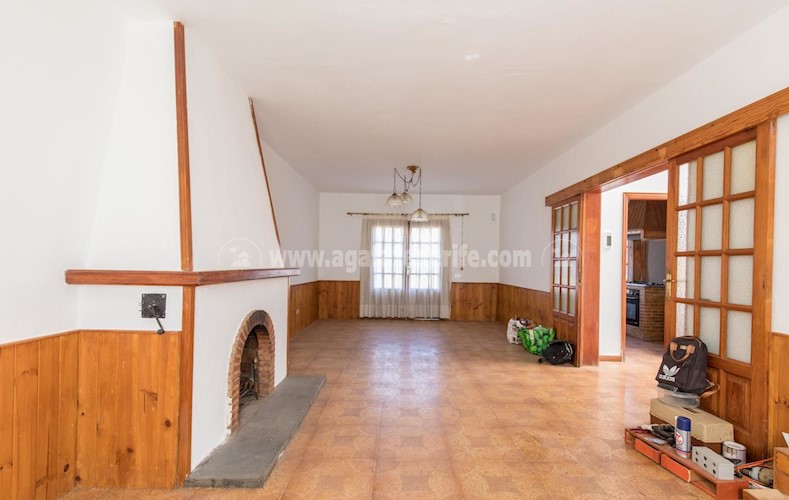 4 bed villa for sale in Tacoronte