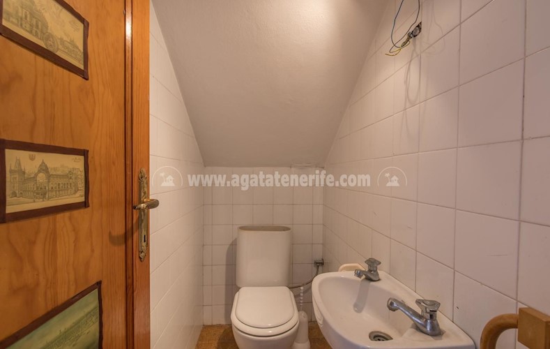 4 bed villa for sale in Tacoronte