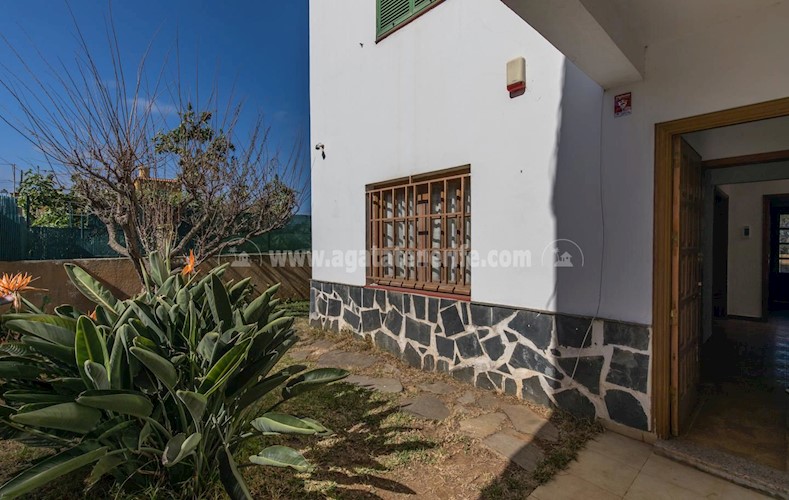 4 bed villa for sale in Tacoronte