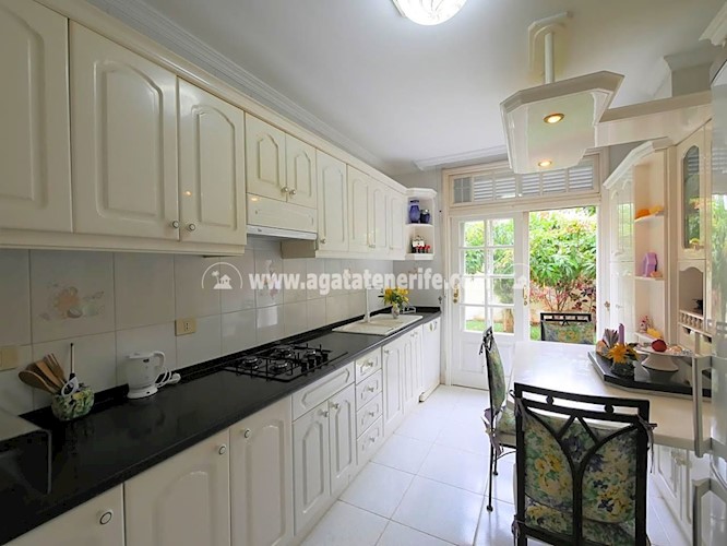 4 bed villa for sale in Puerto de La Cruz