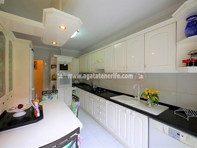 4 bed villa for sale in Puerto de La Cruz