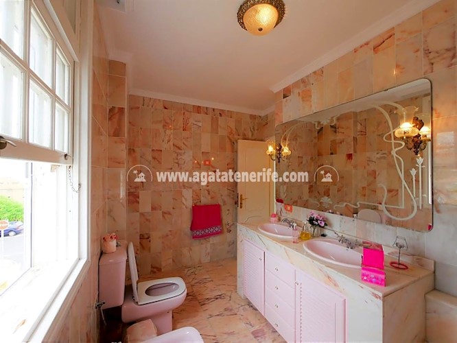 4 bed villa for sale in Puerto de La Cruz