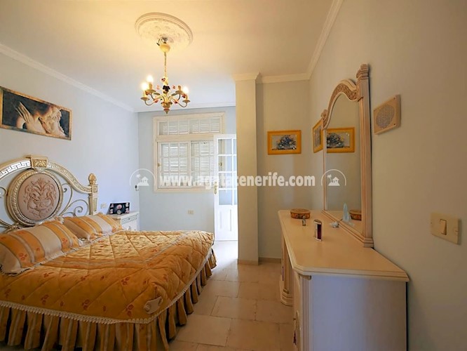 4 bed villa for sale in Puerto de La Cruz