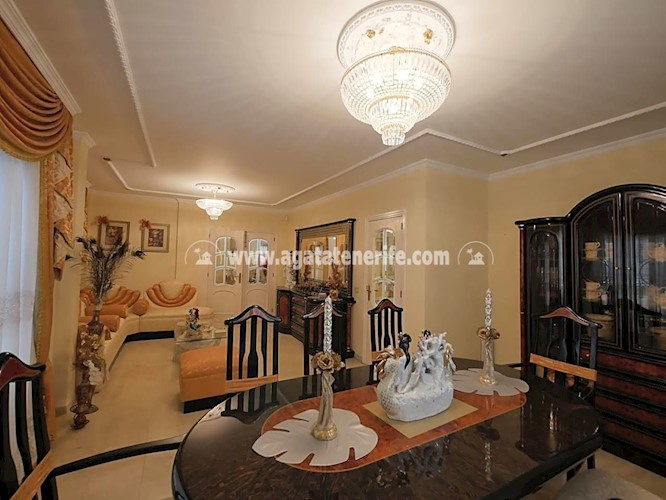 4 bed villa for sale in Puerto de La Cruz