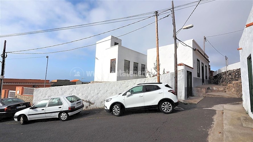 4 bed villa for sale in Garachico