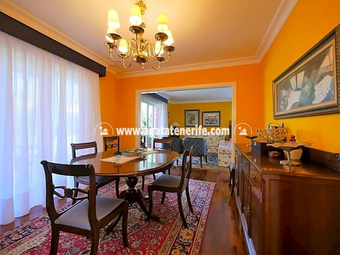 6 bed villa for sale in Puerto de La Cruz