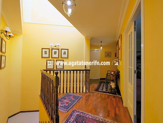 6 bed villa for sale in Puerto de La Cruz