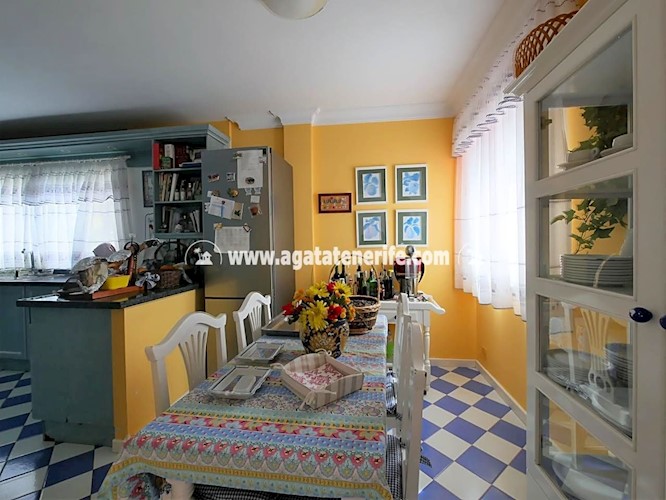 6 bed villa for sale in Puerto de La Cruz