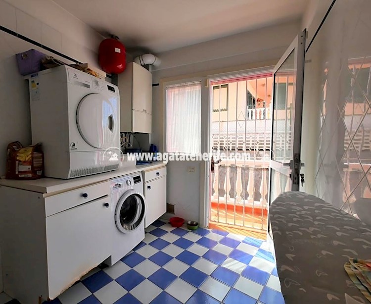 6 bed villa for sale in Puerto de La Cruz