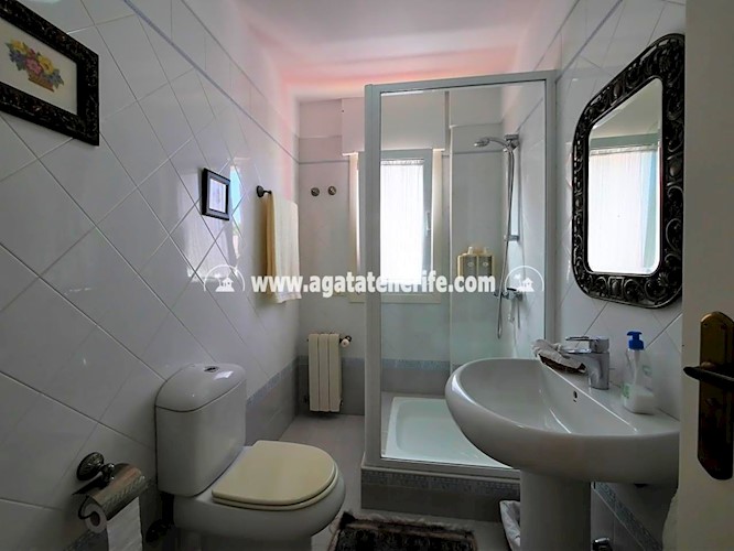 6 bed villa for sale in Puerto de La Cruz