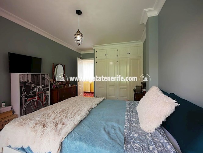 6 bed villa for sale in Puerto de La Cruz