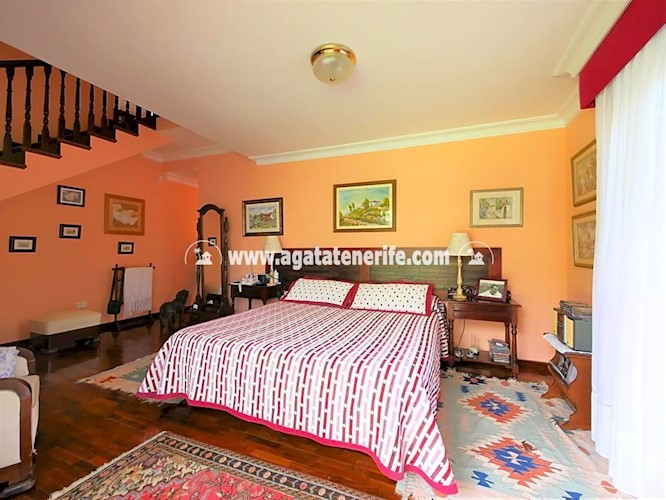 6 bed villa for sale in Puerto de La Cruz