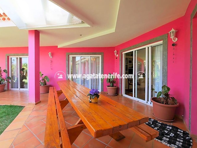 6 bed villa for sale in Puerto de La Cruz