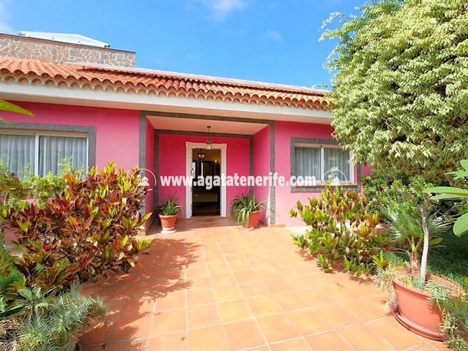 6 bed villa for sale in Puerto de La Cruz