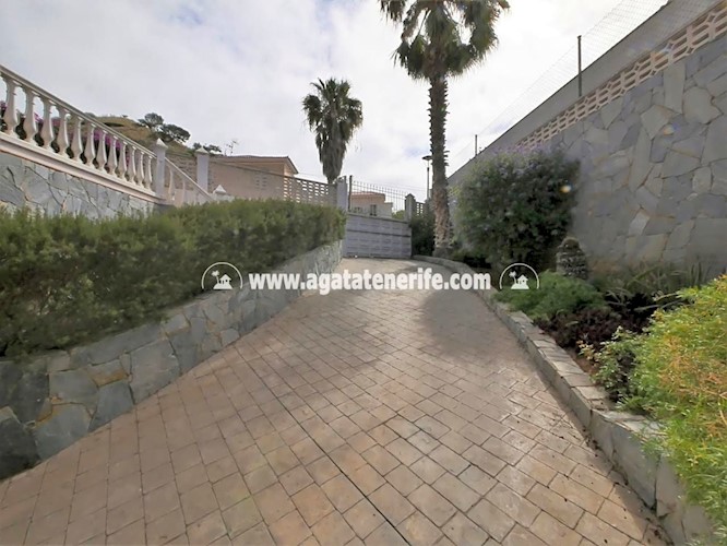 6 bed villa for sale in Puerto de La Cruz