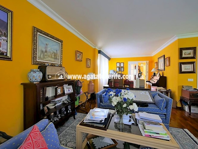 6 bed villa for sale in Puerto de La Cruz