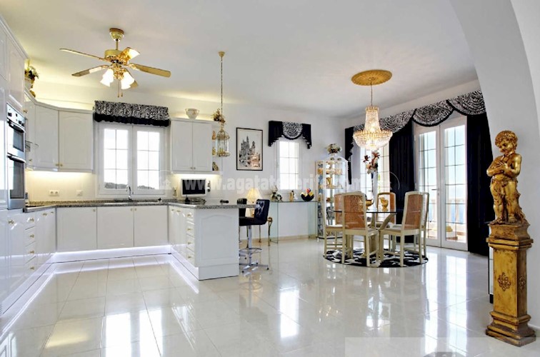 6 bed villa for sale in Costa Adeje