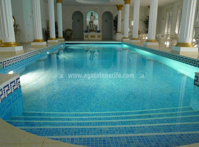 6 bed villa for sale in Costa Adeje