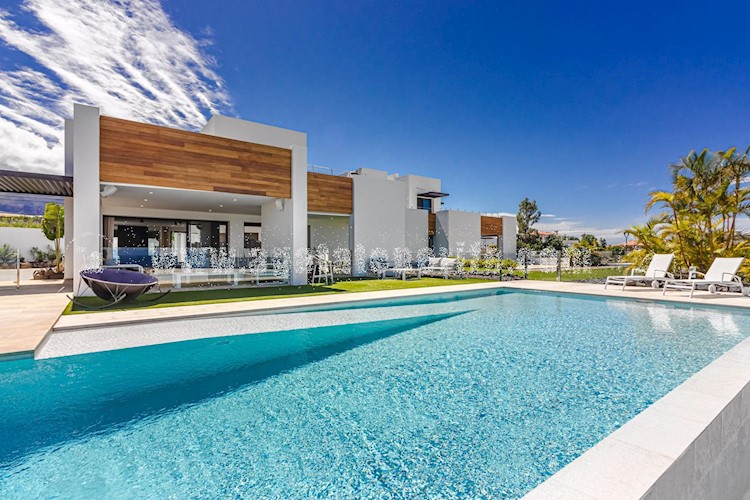 6 bed villa for sale in Costa Adeje