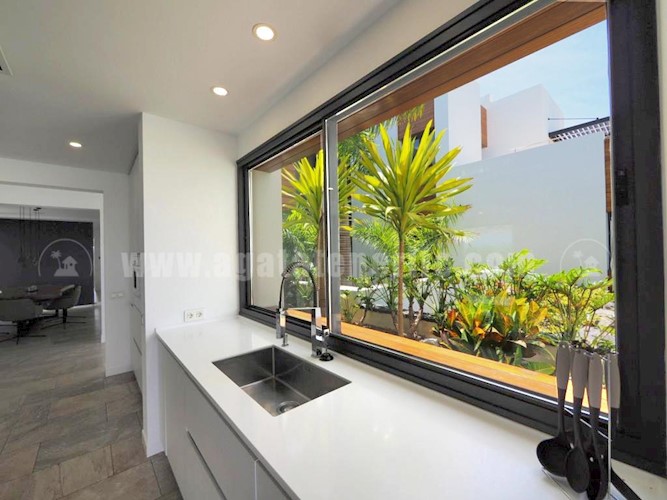 6 bed villa for sale in Costa Adeje