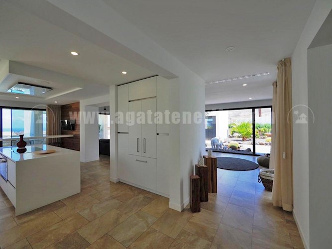 6 bed villa for sale in Costa Adeje