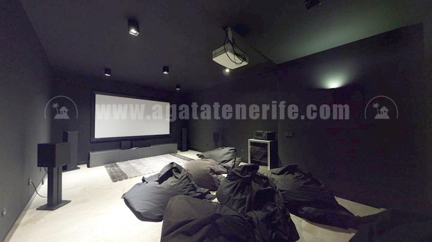 6 bed villa for sale in Costa Adeje