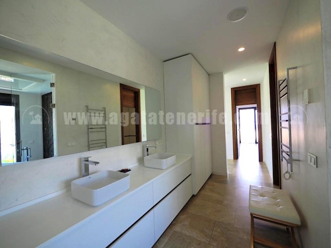 6 bed villa for sale in Costa Adeje