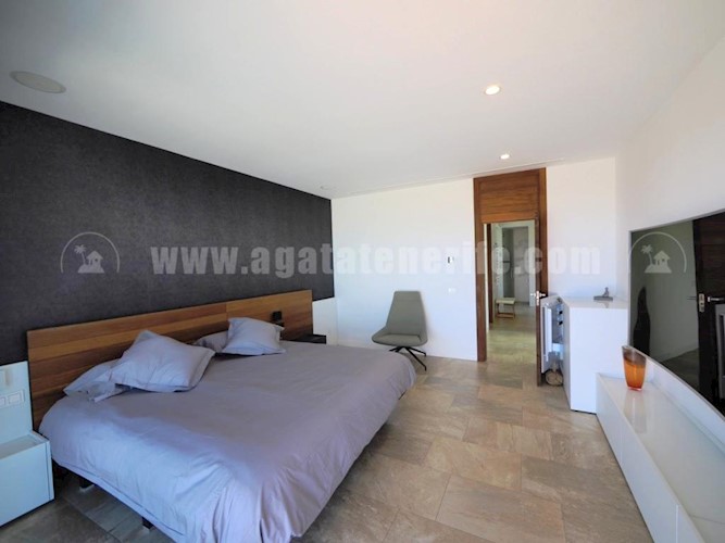 6 bed villa for sale in Costa Adeje