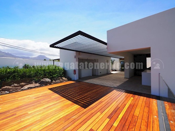 6 bed villa for sale in Costa Adeje