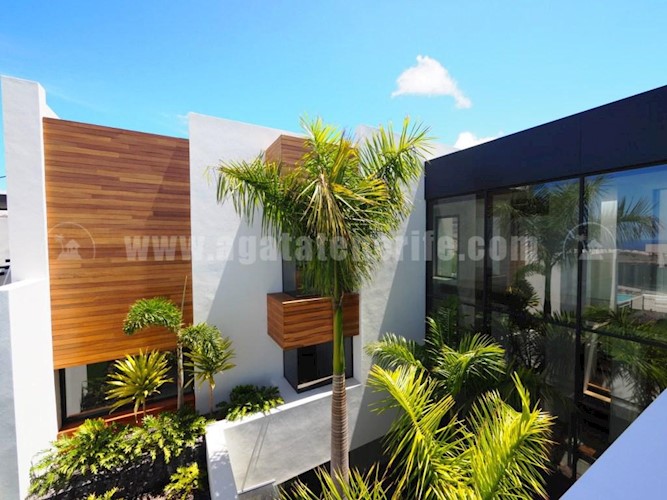 6 bed villa for sale in Costa Adeje