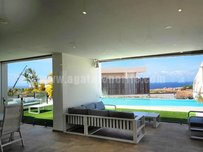 6 bed villa for sale in Costa Adeje