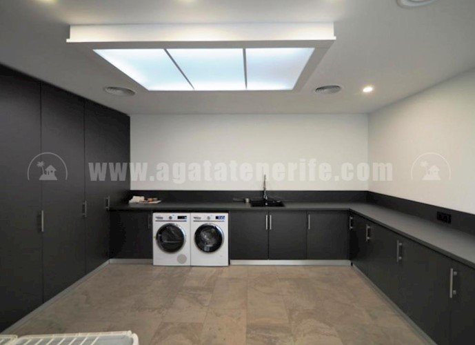 6 bed villa for sale in Costa Adeje