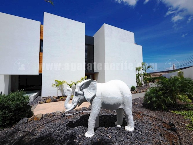 6 bed villa for sale in Costa Adeje