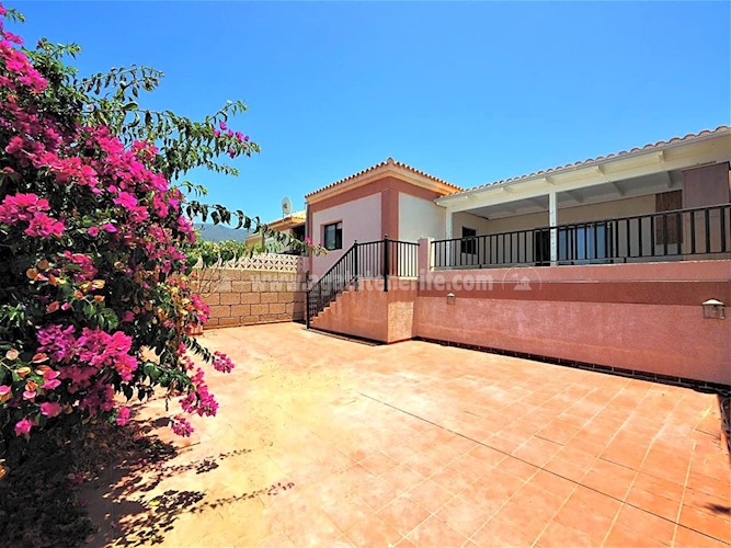 3 bed villa for sale in Playa Paraiso