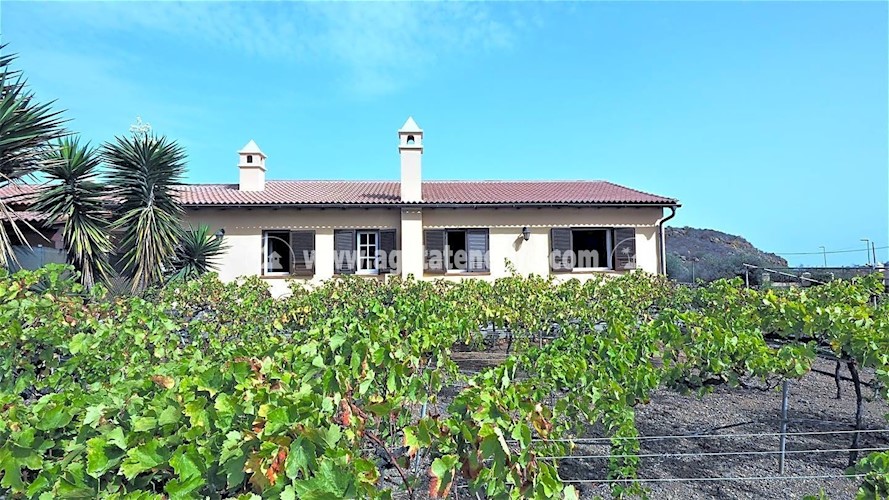 3 bed villa for sale in La Guancha