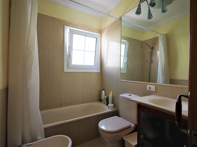 2 bed apartment for long term rent in Callao Salvaje